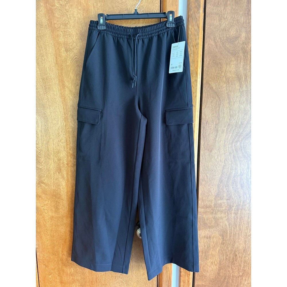 Athleta Promenade Cargo Pant Sz. Small NWT Black